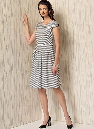 CLEARANCE • VOGUE PATTERN MISSES' CAP SLEEVE, PLEATED-SKIRT DRESS 1499