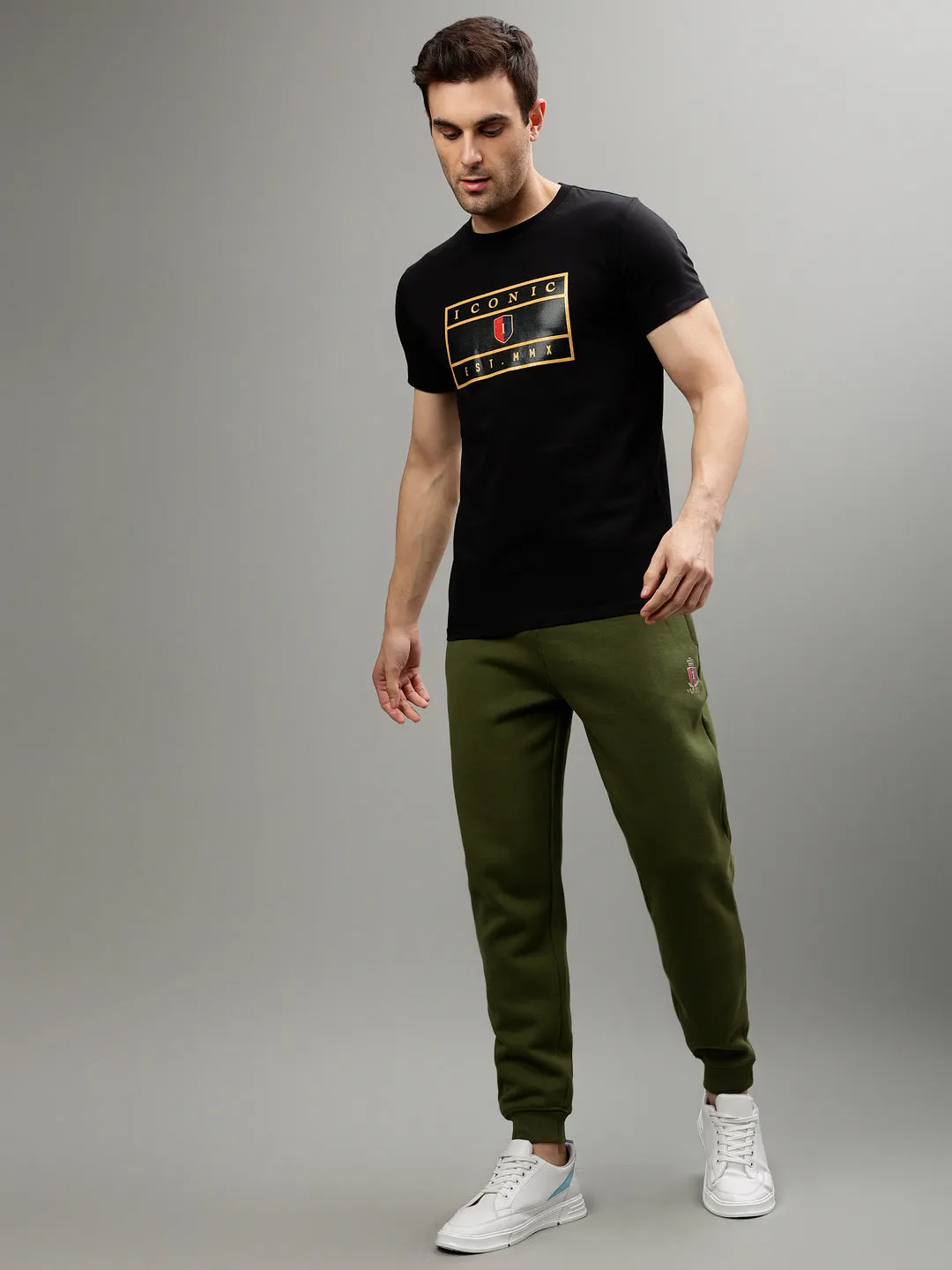 Iconic Men Green Solid Regular Fit Joggers Trackpants