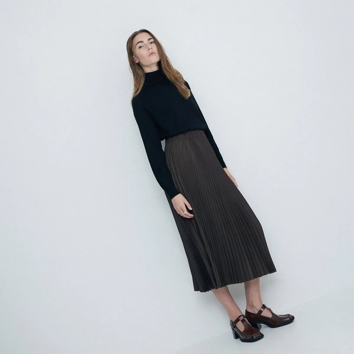 Long Pleated Skirt Dark Green