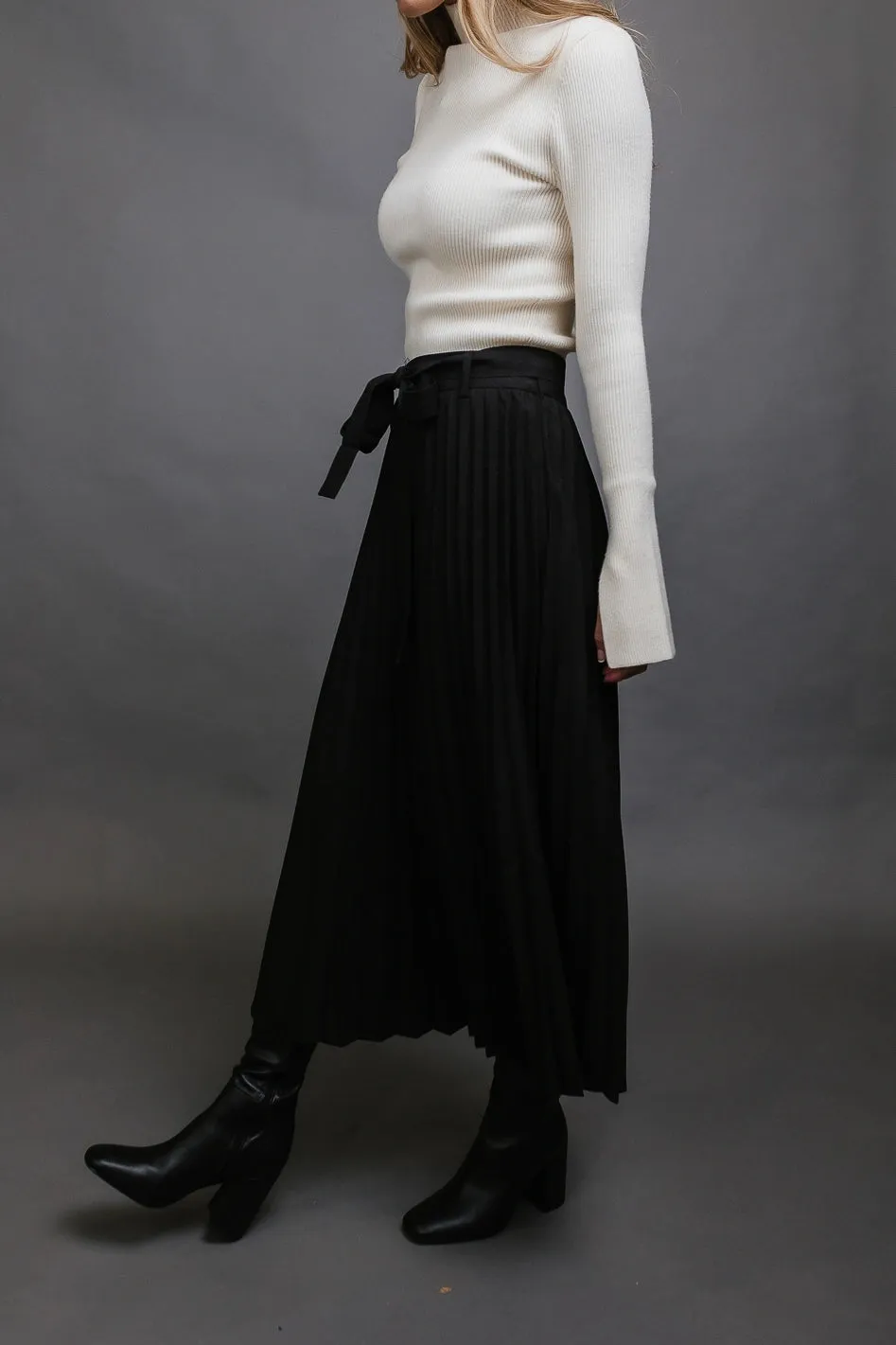 Neve Pleated Skirt in Black - FINAL SALE